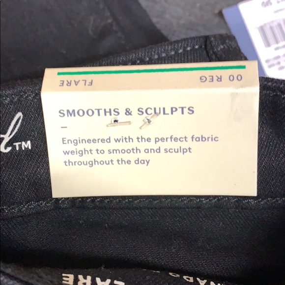 Universal Threads Flare Jeans - Picture 6 of 7